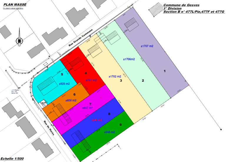 Plan de site à code couleur illustrant neuf parcelles différentes, chacune étiquetée avec sa superficie en mètres carrés, dans un cadre urbain à Gesves, en Belgique, avec des rues adjacentes.
